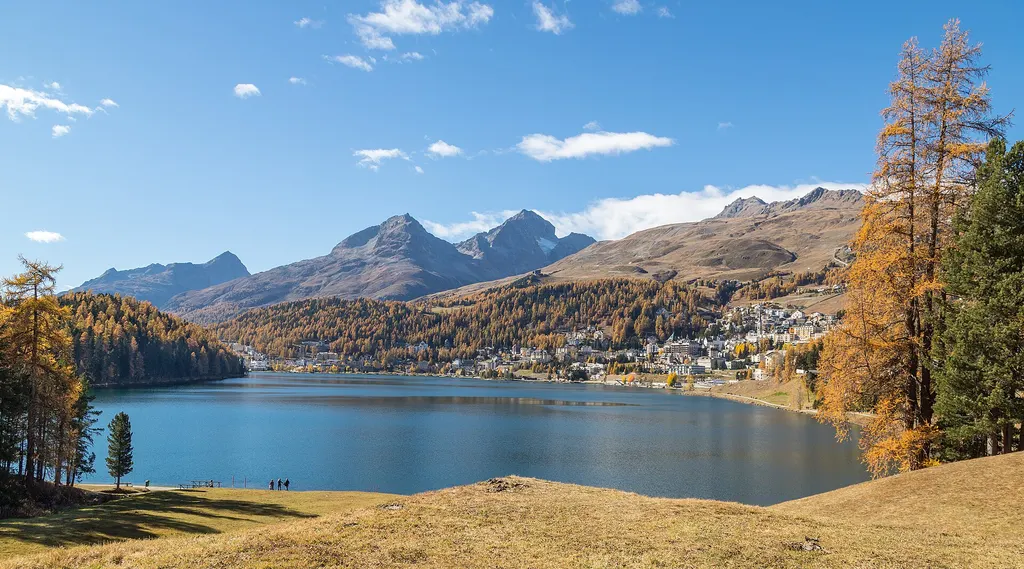 St. Moritz i jezioro