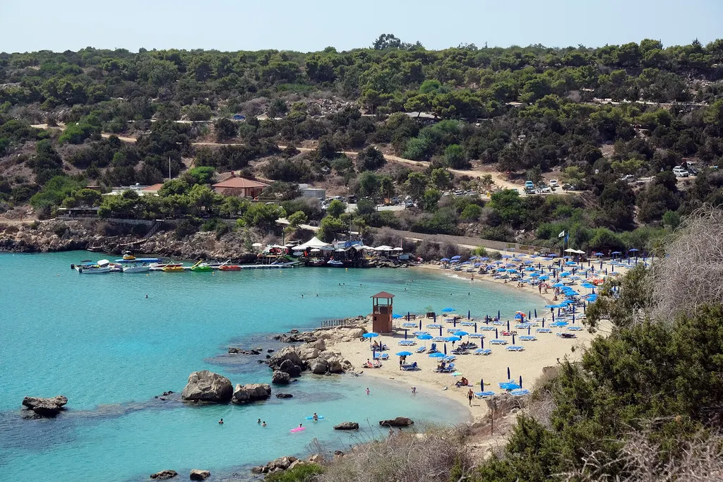 Konnos Bay