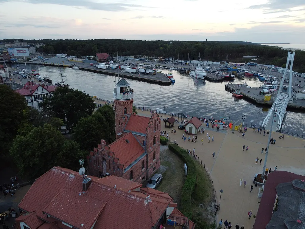 Ustka: promenada i bunkry