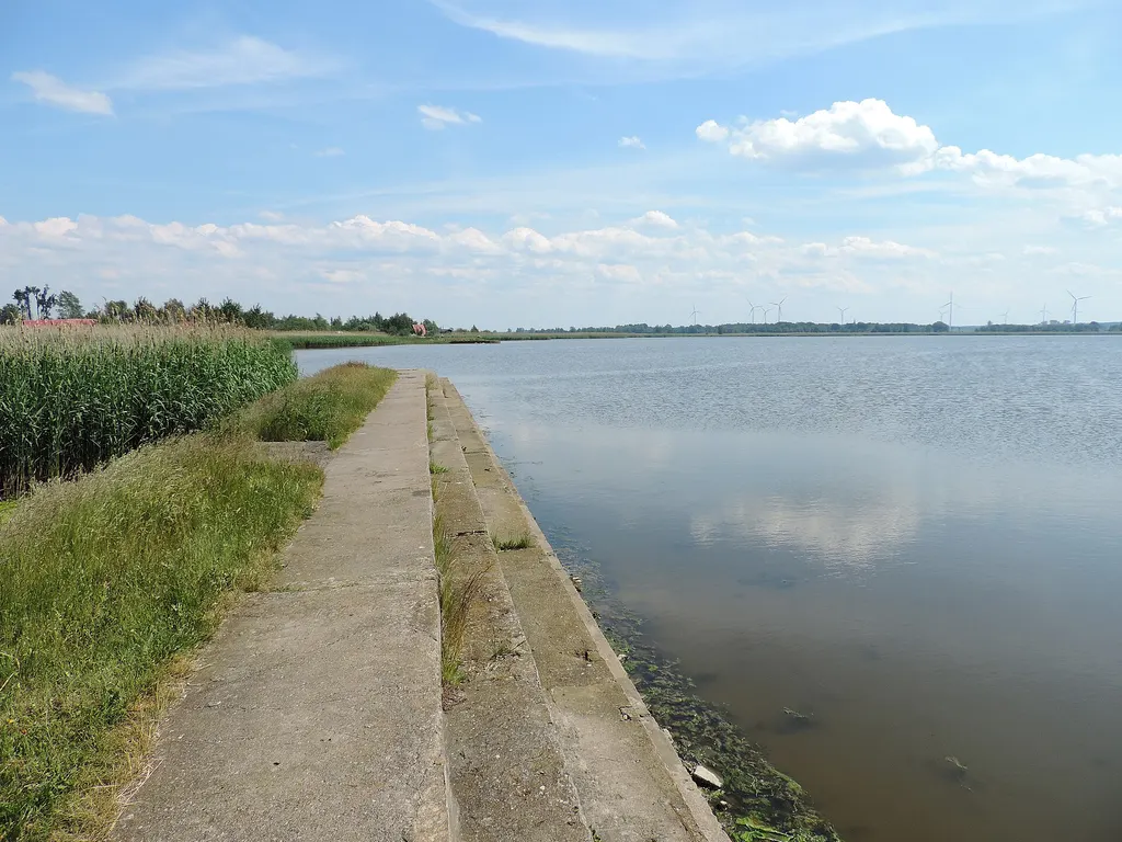 Dźwirzyno i jezioro Resko Przymorskie