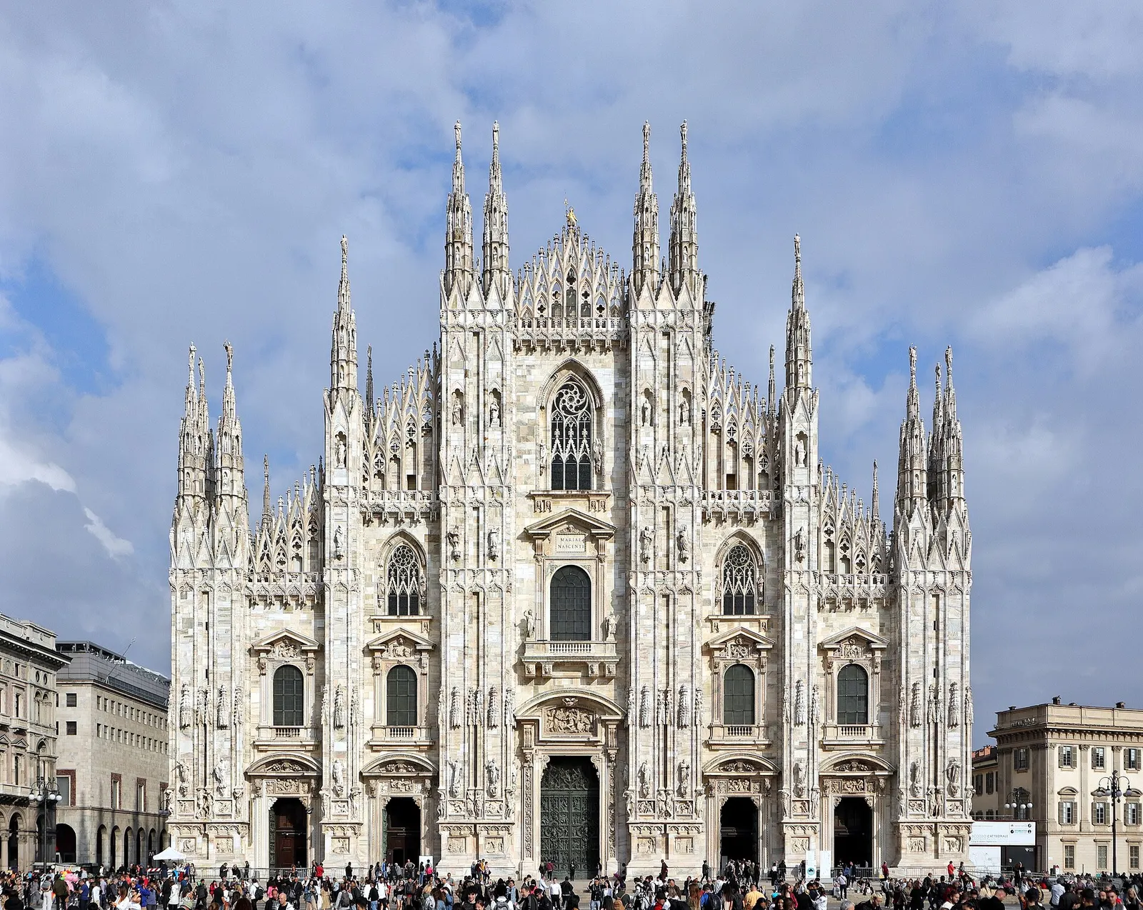 Duomo i tarasy na dachu, Mediolan