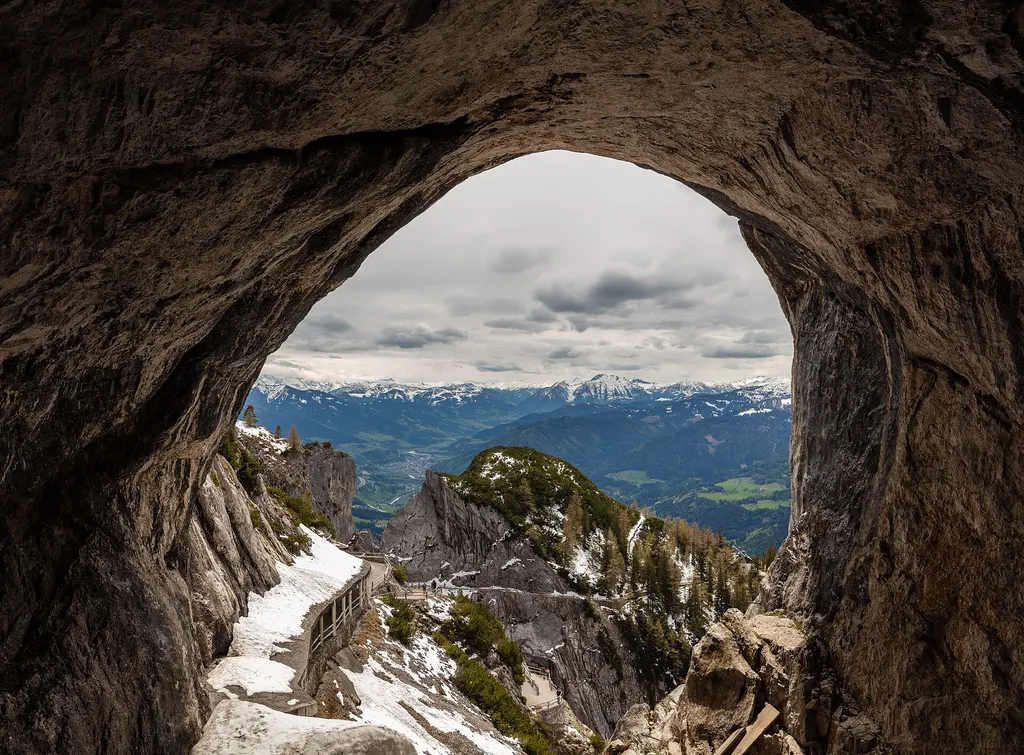 Eisriesenwelt, Werfen
