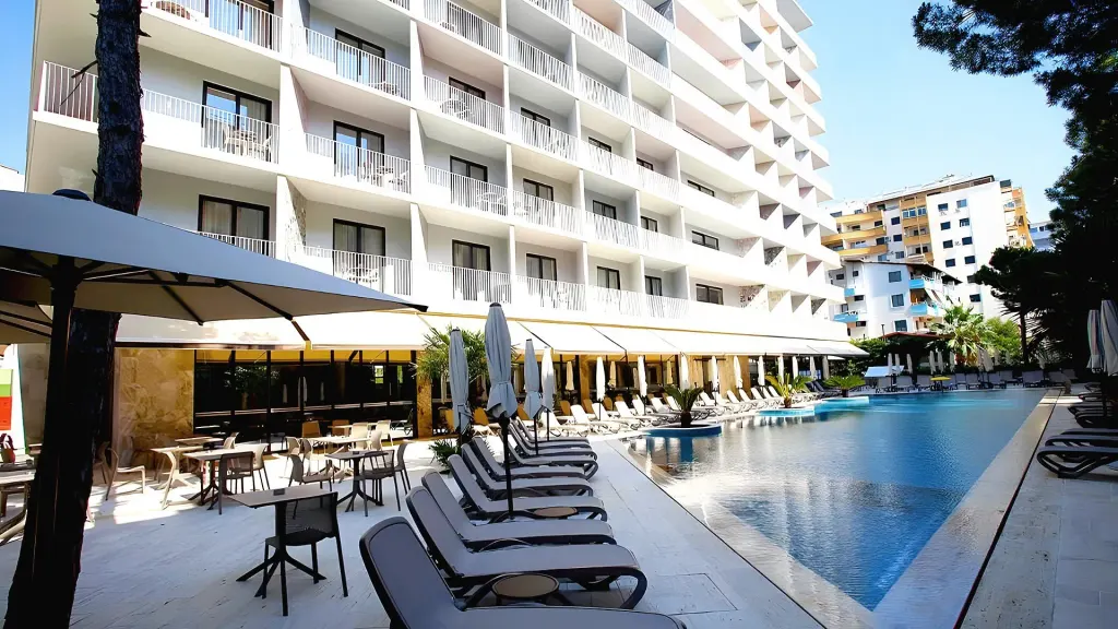 Durres Bay, Durres (Riwiera Albańska)