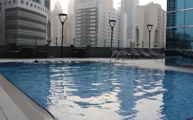 Golden Tulip Media Hotel, Dubaj (Dubaj)