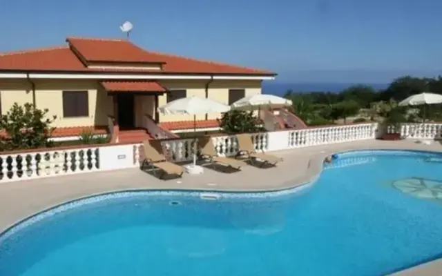 Fonte di Bagnaria Residence, Santa Domenica di Ricardi (Kalabria)