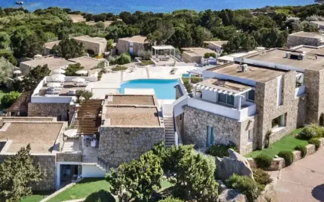 Grand Relais Dei Nuraghi, Baia Sardinia (Sardynia)