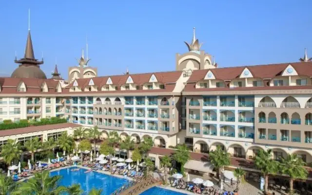 Side Crown Palace, Side (Side)
