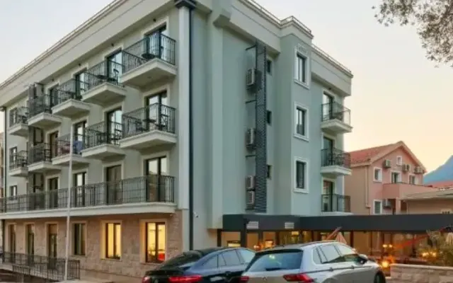 Hotel Diplomat, Budva (Riwiera Czarnogórska)