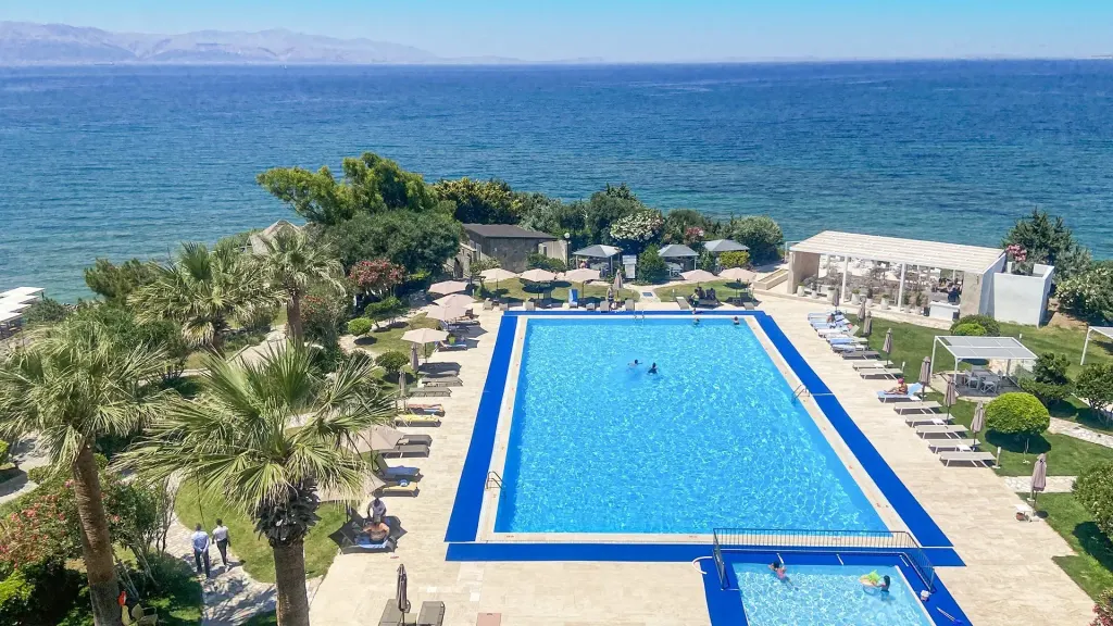 Babaylon, Cesme