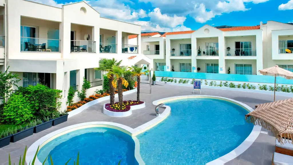 Socrates Plaza, Prinos (Thassos)