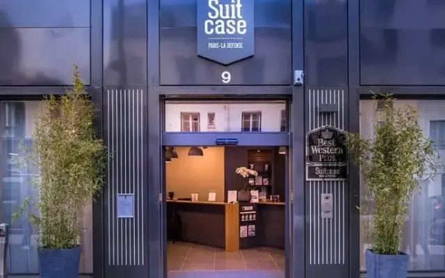 Best Western Plus Suitcase Paris La Defense, Bois Colombes (Paryż)