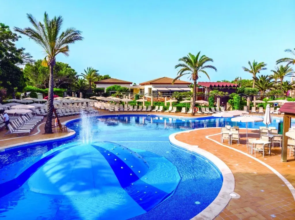 Zafiro Menorca, Cala en Bosch (Minorka)