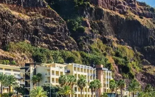 Calheta Beach, Calheta (Madera)
