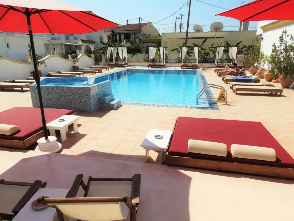 Oasis Beach Club, Kavos (Korfu)