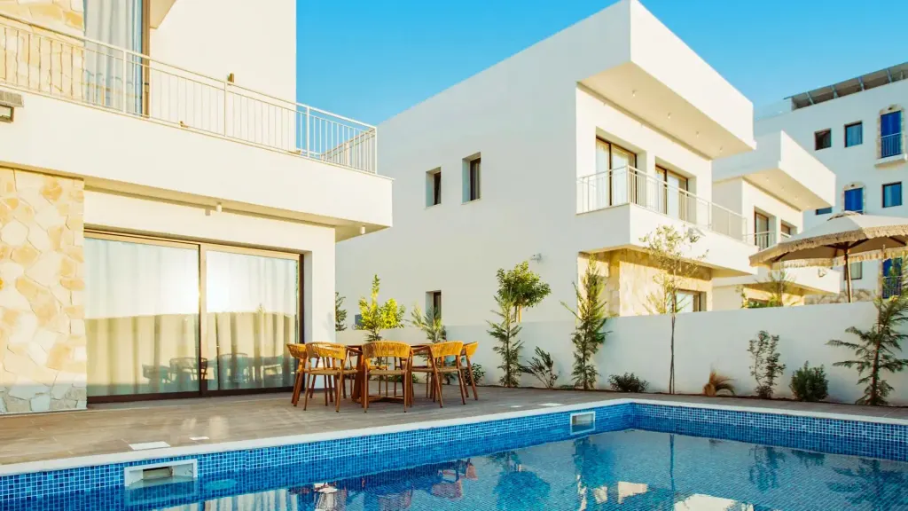 LIV&Co Suites & Villas, Oroklini (Larnaka)
