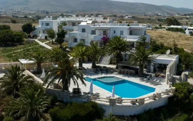 Pnoi Hotel, Piso Livadi (Paros)