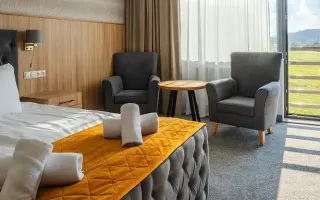 Mazurkowa – z widokiem na Karkonosze i Śnieżkę, Jelenia Góra (Sudety)