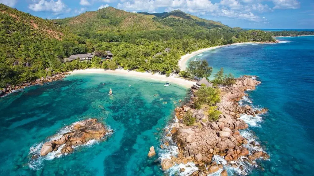 Constance Lemuria, Anse Kerlan (Wyspa Praslin)