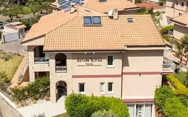Aether Suites, Tropea