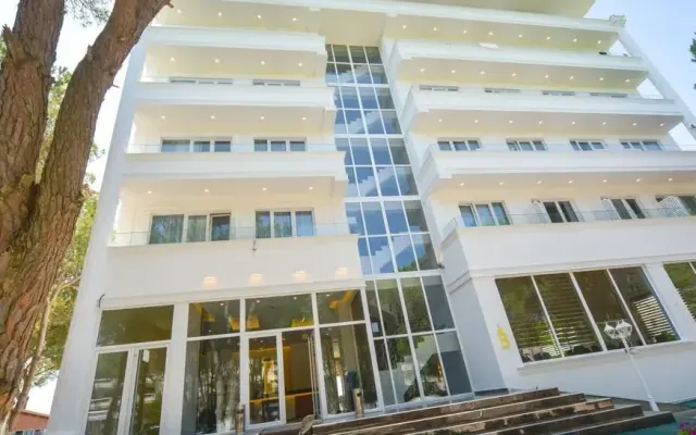 Elesio Resort, Golem (Riwiera Albańska)