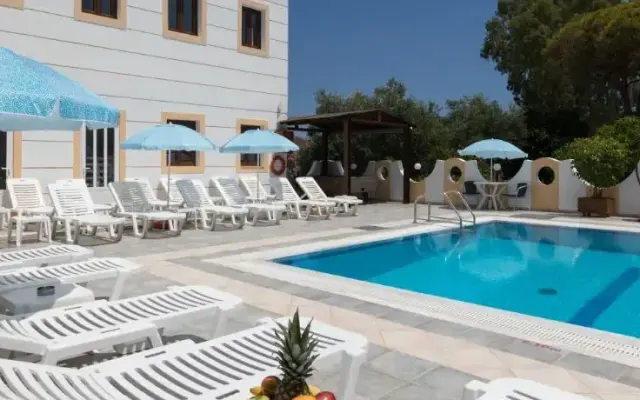 Lefkimi Hotel, Kavos