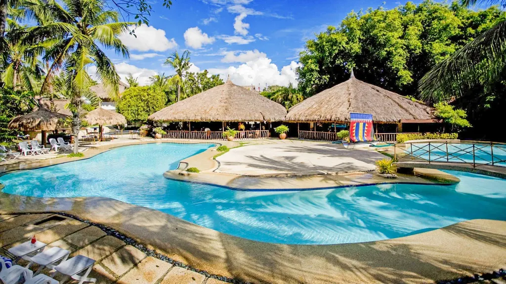 Bluewater Maribago Beach Resort, Lapu-Lapu (Visayas)