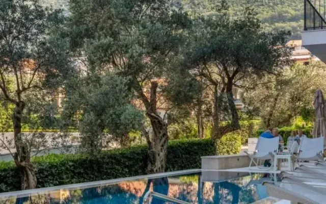 Hotel Eleven, Petrovac (Riwiera Czarnogórska)