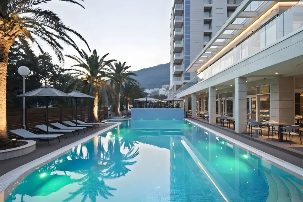 Hotel Ami Budva Petrovac, Petrovac (Riwiera Czarnogórska)