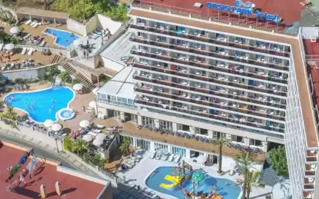 Hotel Oasis Park, Calella (Costa Brava)