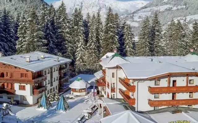 Aktivhotel Waldhof, Oetz (Tyrol)
