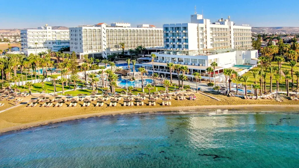 Golden Bay Beach, Larnaca (Larnaka)
