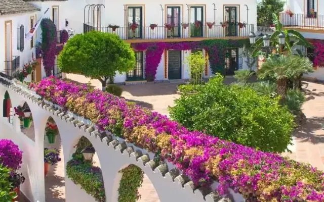 Globales Pueblo Andaluz, San Pedro de Alcantara (Costa Del Sol)