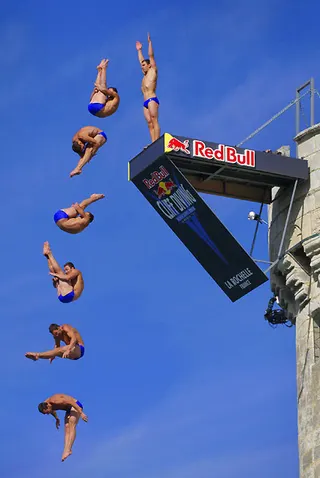 Red Bull Cliff Diving La Rochelle 2010 fot Dean Treml