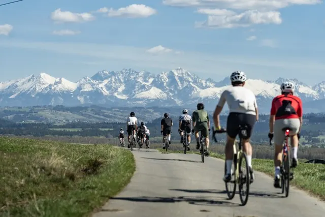 Maja Włoszczowska, Zdeněk Štybar i Marek Hamšík na starcie L’Étape Poland by Tour de France 2026 w Z