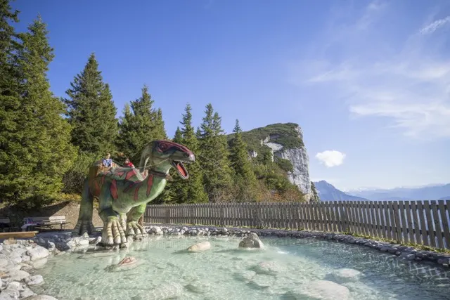 Steinplatte Triassic Park