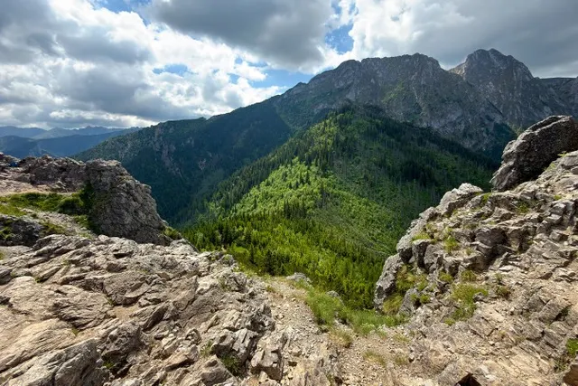 Open Mountain Month w Tatrach: dwa dni rozmów, górskich wędrówek i testów odzieży Helly Hansen
