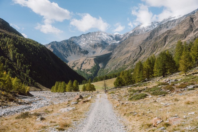 Na szlakach, wśród jezior i pod gwiazdami – kojąca natura Południowego Tyrolu